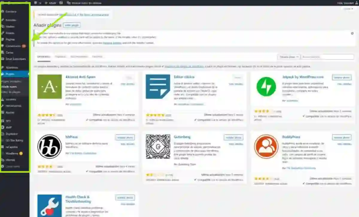 Panel de administración de WordPress mostrando el catálogo de plugins disponibles para instalar, con decenas de opciones destacadas y populares
